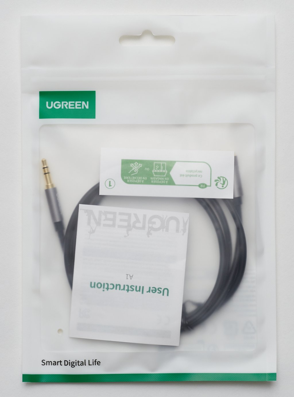 UGREEN 3.5mm Male to 3.5mm Female Extension Cable 1m (Black) - Ảnh 2