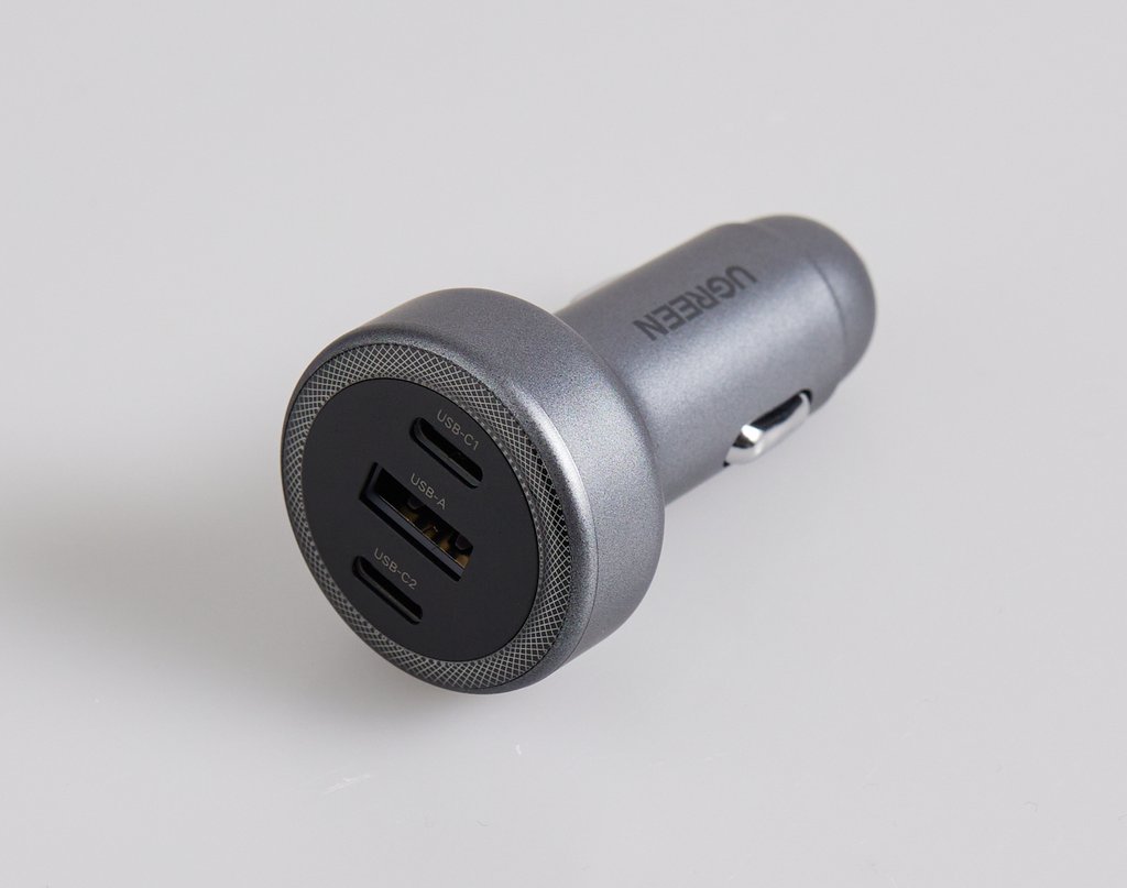 UGREEN 30W 3-Port Fast Car Charger