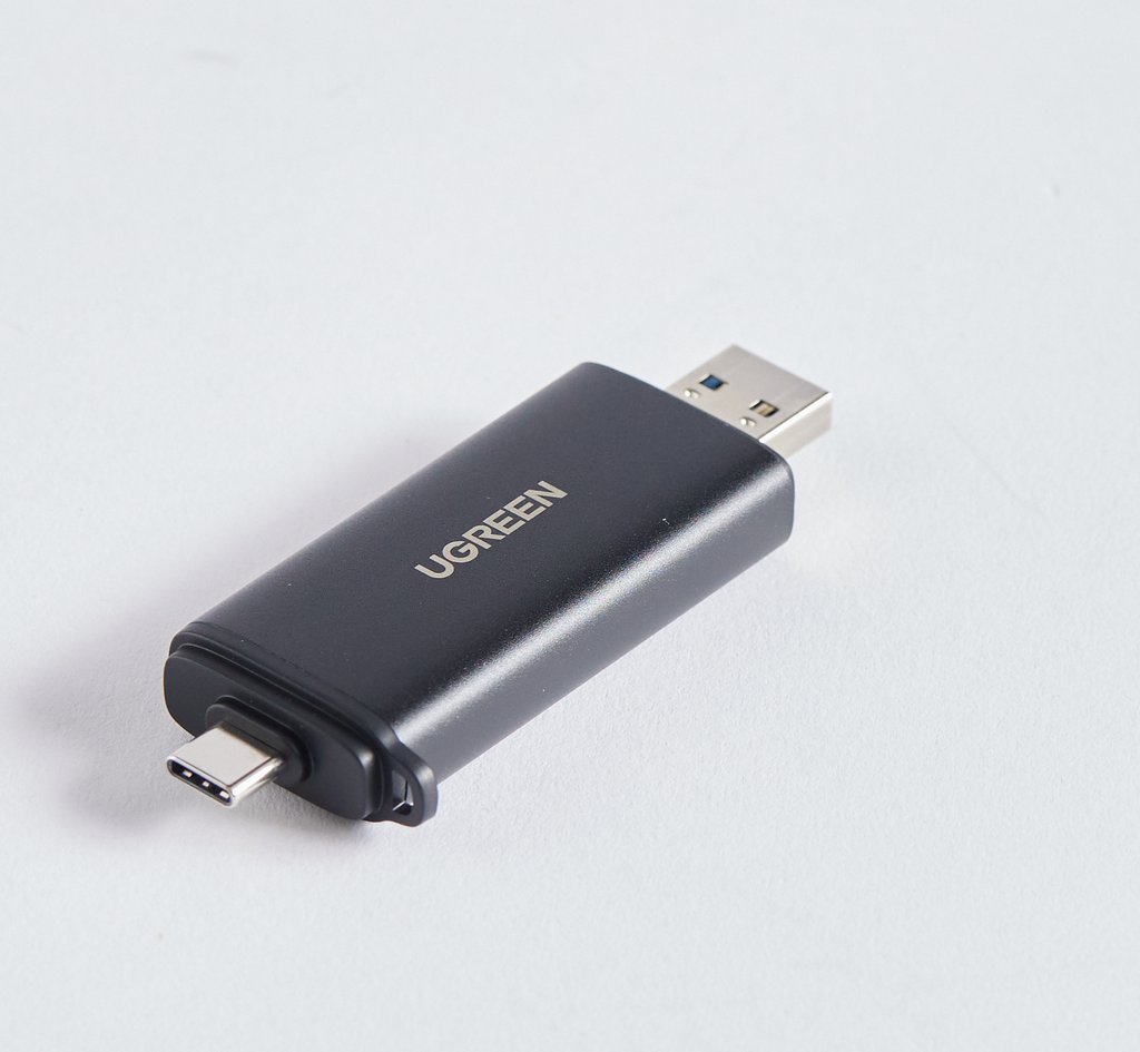 UGREEN 2-in-1 USB-C/USB-A Card Reader